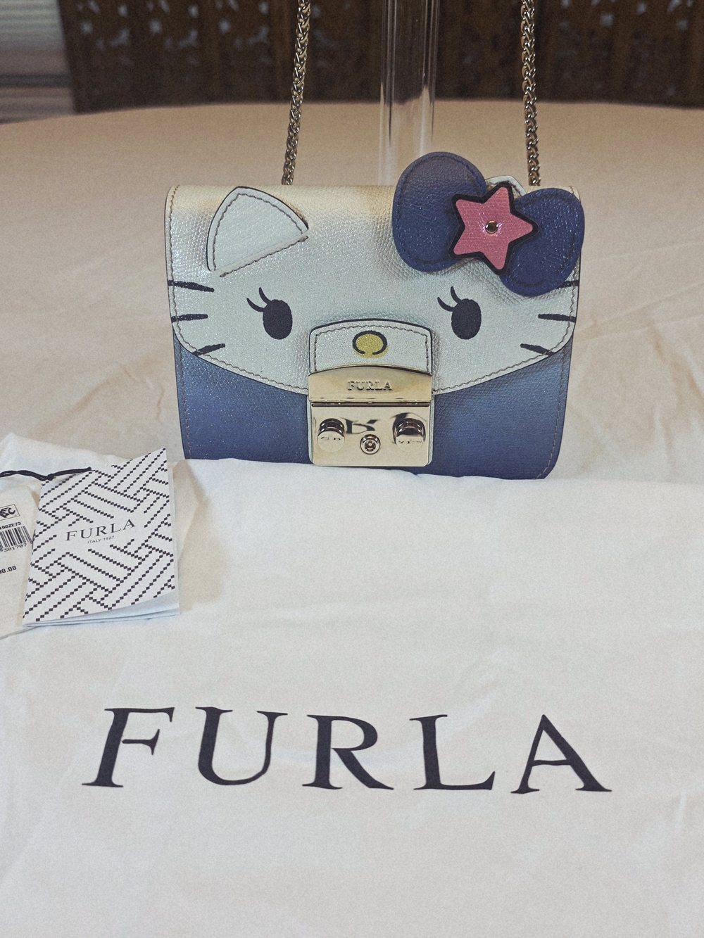 Furla x Hello Kitty Metropolis Mini Leather Crossbody Bag White Blue. Dust Bag - Picture 2 of 9